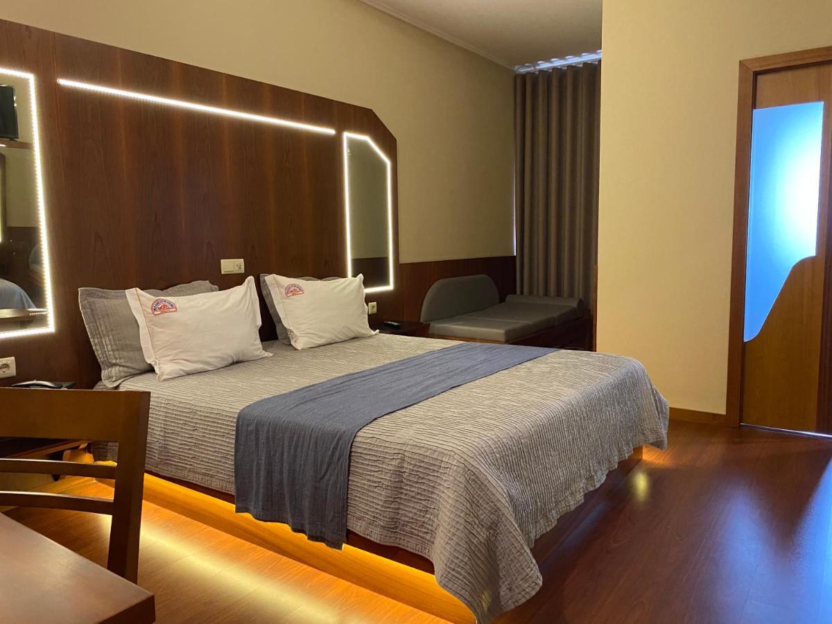 Motel Paraiso Do Braseiro บีลาโนวาเดกายา ภายนอก รูปภาพ