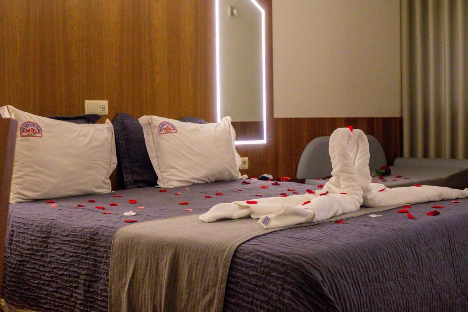 Motel Paraiso Do Braseiro บีลาโนวาเดกายา ภายนอก รูปภาพ