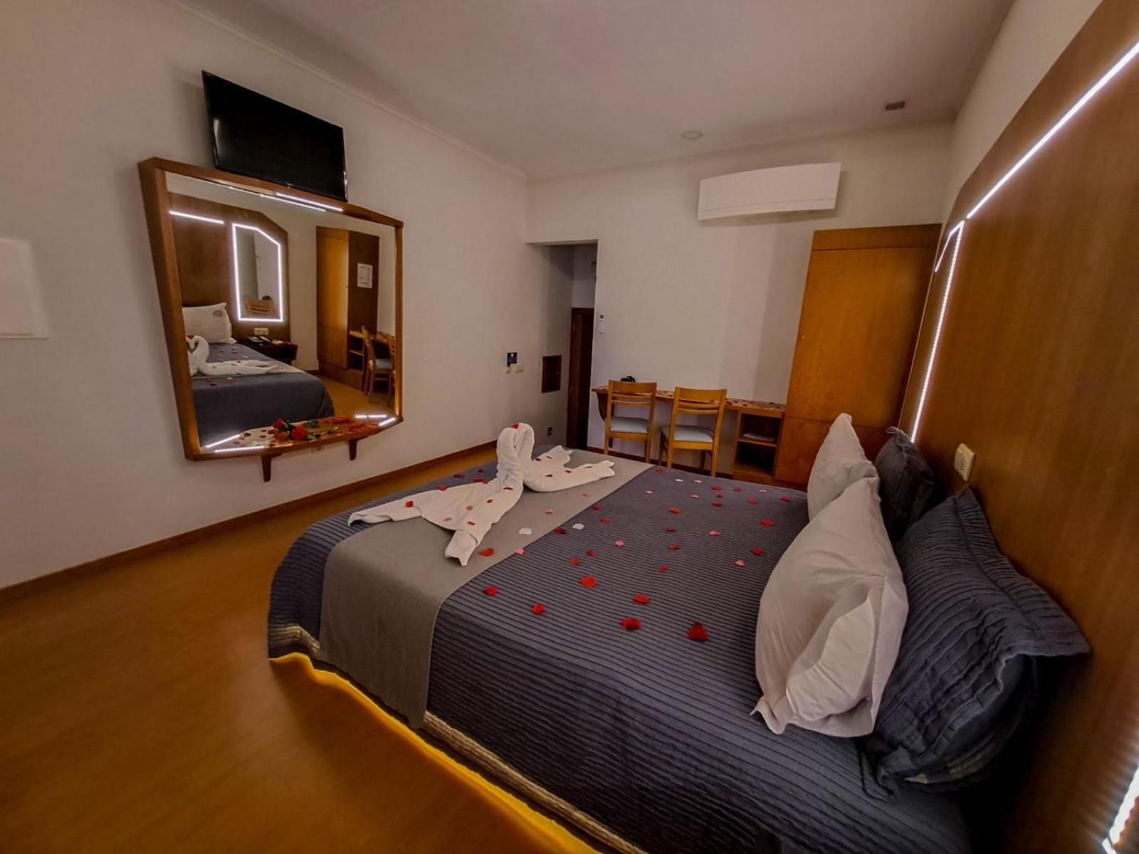 Motel Paraiso Do Braseiro บีลาโนวาเดกายา ภายนอก รูปภาพ